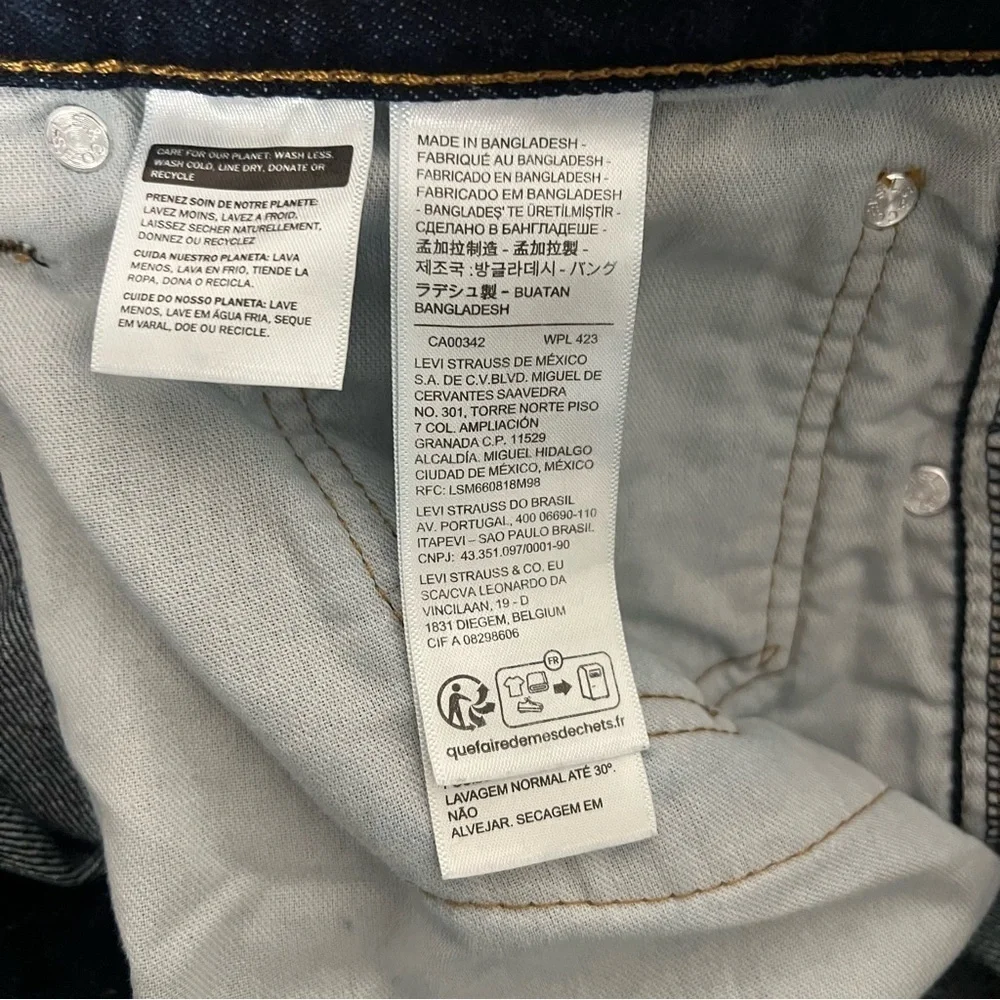 Levi's 550 Men's W40 X L32 Deep Indigo Straight Jeans EUC Everyday Casual